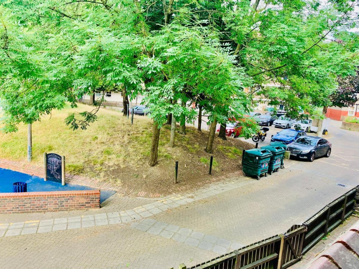 Stunning 3 Bedroom Flat In Stockwell London Ngoại thất bức ảnh